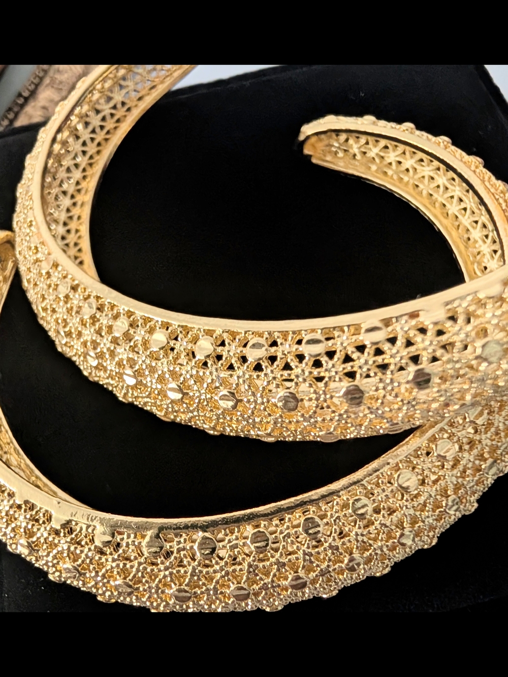 ⚜️ Gold Filigree Crystal Cuff Bracelets - Goldtone ⚜️